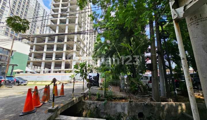 0416.25E Gedung Lelang Jakarta di Tanjung Priok di Gedung Yos Sudarso