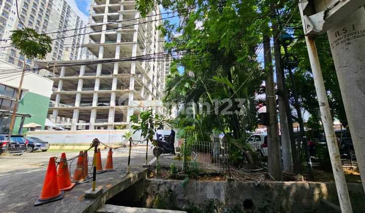 0416.25E Gedung Lelang Jakarta di Tanjung Priok di Gedung Yos Sudarso