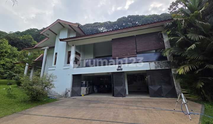 0310.101(Bm) Villa Lelang Pasuruan di Prigen di Villa Desa Laumbangrejo