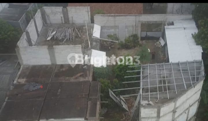 Bangunan Bekas Gudang Semen di Curug Tangerang