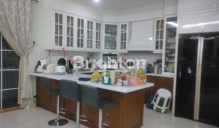 4-STORY HOUSE IN GREENVILLE, WEST JAKARTA