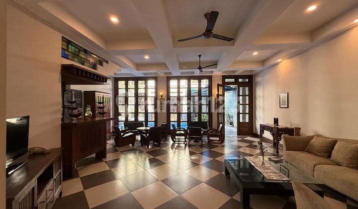 Rumah Mewah 2 Lantai