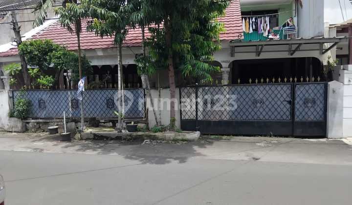 Dijual Rumah Lantai 2 Modern di Tebet