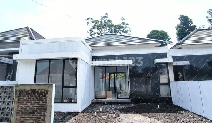 For Sale House Low Price Strategic Location Besi Jangkang Sleman