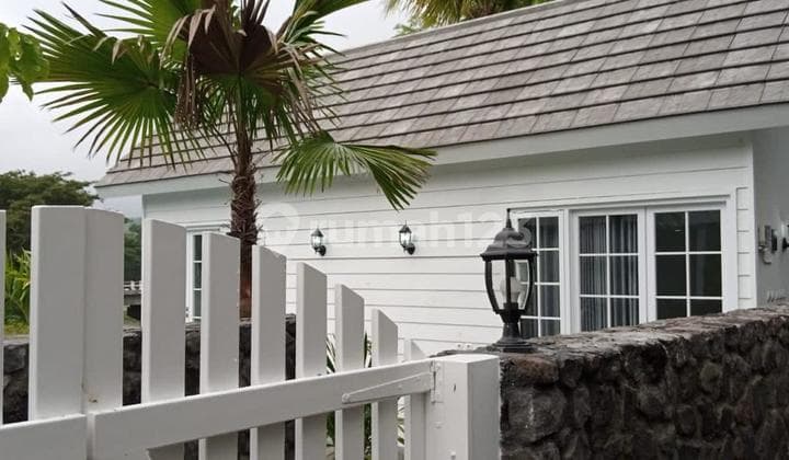 Dijual Rumah Villa Dengan Kolam Renang Di Wijimulyo