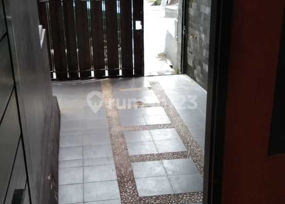 Dijual Rumah Dekat Hotel Hyatt Lokasi Strategis Lingkungan Asri