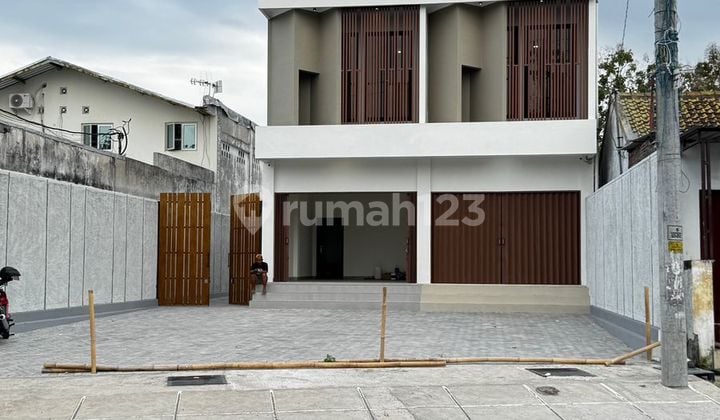 FOR RENT NEW COMMERCIAL BUILDING IN NORTH BERBAH SLEMAN JOGJA