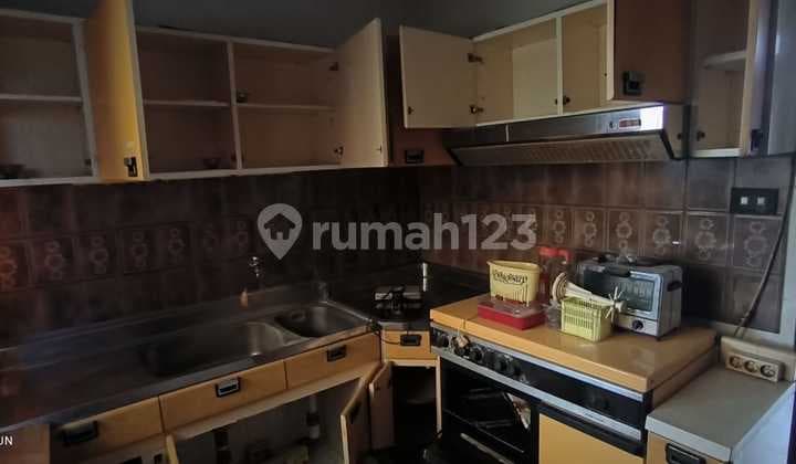 DIJUAL RUMAH LUAS COCOK UNTUK USAHA DEKAT KAMPUS UGM SLEMAN