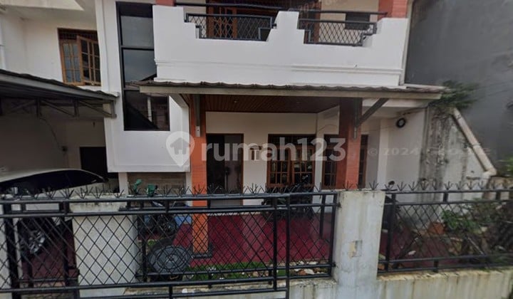 Rumah 2 Lantai di Pisangan, Ciputat Timur, Tangerang Selatan, Banten