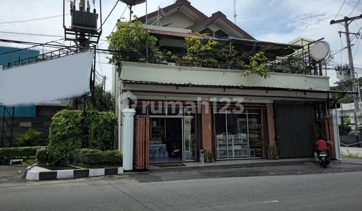 Ruko di Kawasan Bisnis dan Kampus, Banyuraden, Gamping, Sleman, Jogja