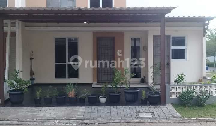 Rumah Cantik 2 Lantai Pasar Kemis Dalam Komplek
