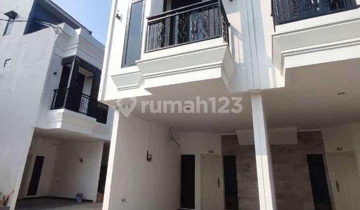 Rumah 2 Lantai Lokasi Strategis Dekat Stasiun KLR