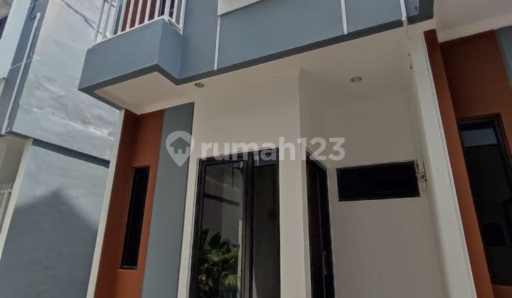 Rumah 2 Lantai Dekat Stasiun Sawah Besar