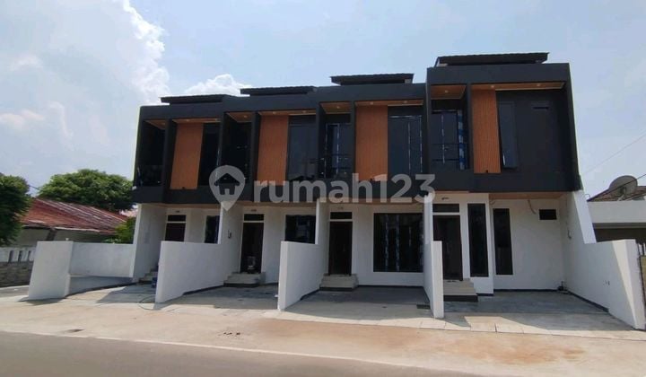 Rumah 2 Lantaii Siap Huni Area Perkantoran