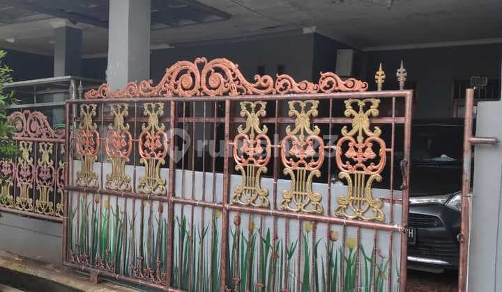 Rumah Bagus Dan.besar.di Daerah Strategis Bebas Banjir