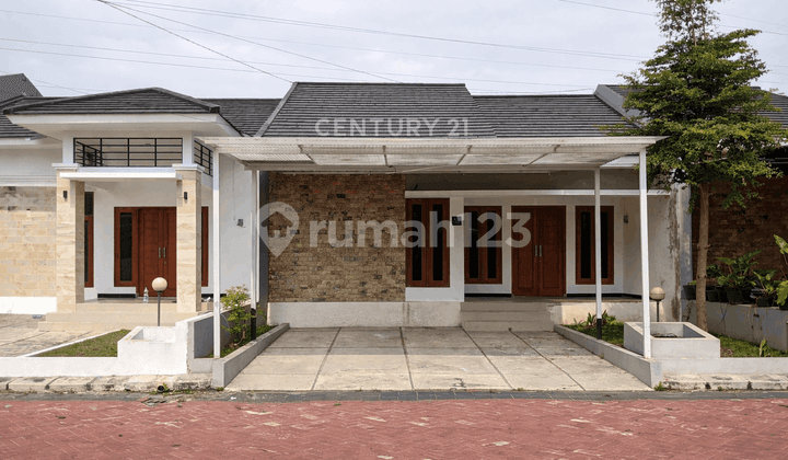 Rumah Mewah Dalam Perumahan Hanya 1 KM ke Kampus Isi Yogyakarta