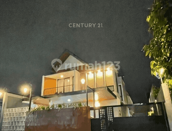 House and 3 New Villa Units Near Sleman City Hall