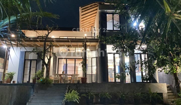 Villa di Sleman Utara Ada Kolam Renang dan View Gunung Merapi