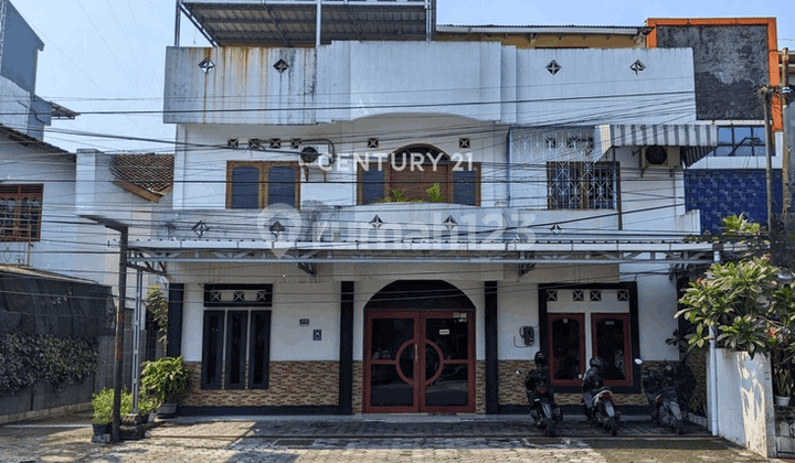 Ruko Strategis Dekat Hotel Hyatt Palagan Cocok untuk Usah Salon