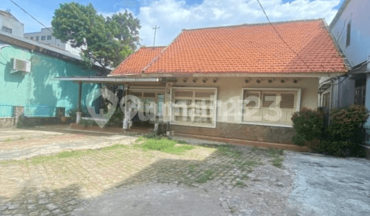 Dijual Cepat Rumah Luas di Tanah Abang Jakarta Pusat