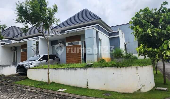 Rumah Strategis Siap Pakai di Cluster BSB Village