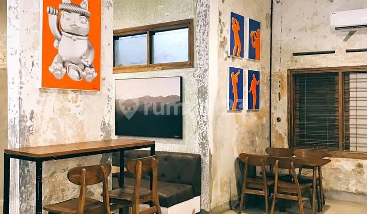 For Sale, House in a Strategic Location on Main Road, Near Bandung Square, Suitable for Business: Cafe, etc.