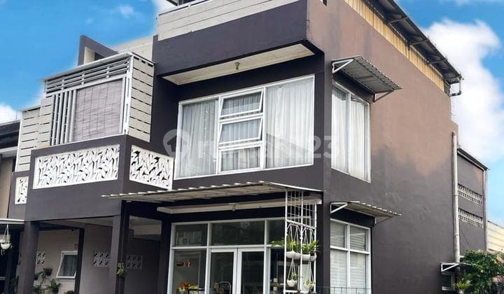 Dijual Rumah Bagus Hook One Gate System Selangkah ke Exit Tol Buah Batu