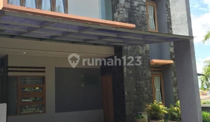 Rumah Full Furnished dan isinya Cigadung Raya