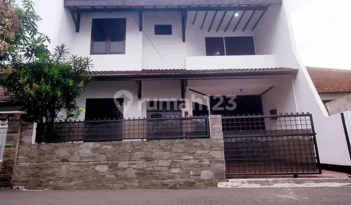 Dijual Murah Rumah Siap Huni Terawat Lokasi Sekelimus Sayap Buah Batu Bandung