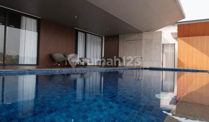 Rumah Mewah di Resor Dago Pakar SHM