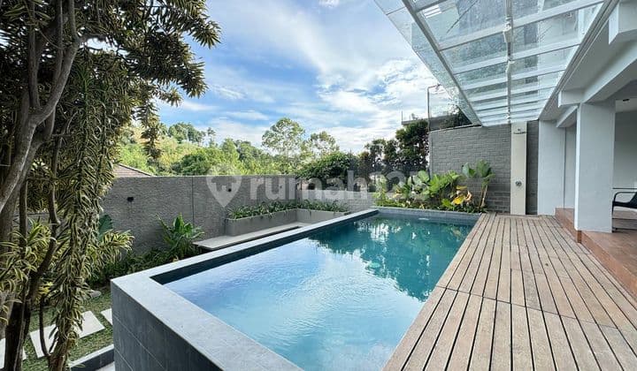 Dijual Villa Mewah Full Furnished Dan Ber Kolam Renang Di Resort Dago Pakar, Bandung