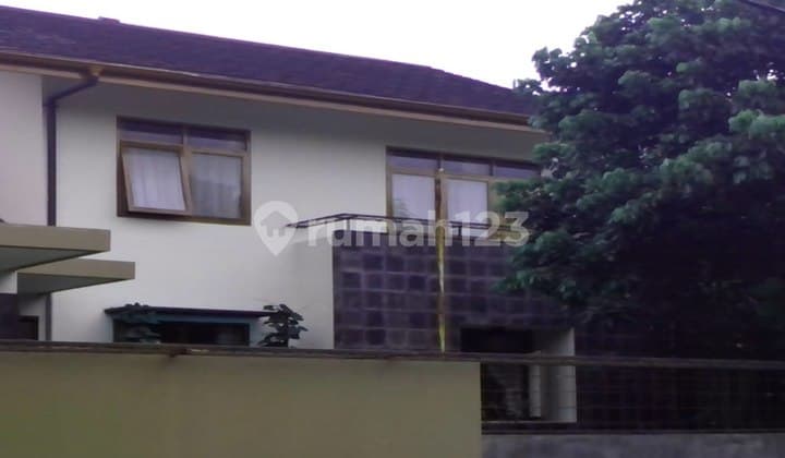Dijual Rumah 2 Lantai Di Komplek Unpad 2 Cigadung Bandung Semi Furnish