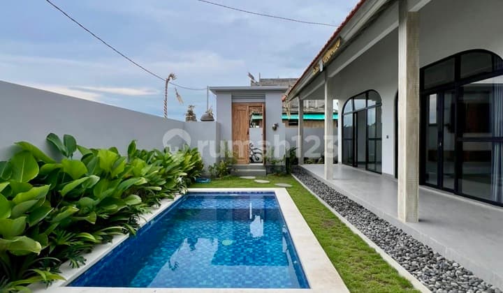 Brand new fully furnished 2 bedroom villa in Seseh/Munggu in a quite Gang with fully enclosed living room