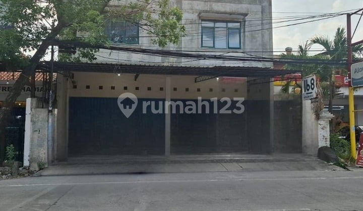 Ruko Premium Siap Pakai Untuk Usaha di Jalan Gajah Raya