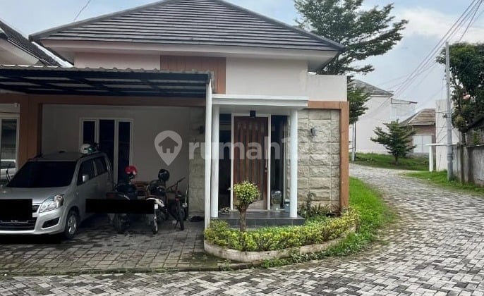 Hot Deal! Rumah Eksklusif Strategis di Eagle Hills Sambiroto