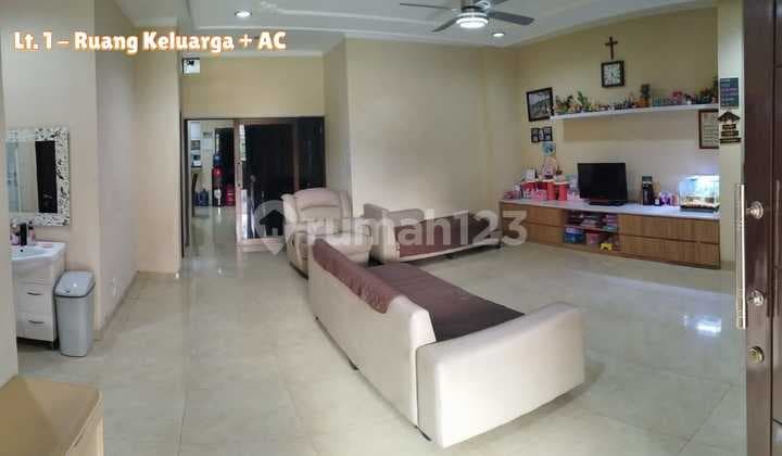 2-Story House for Sale in Tangsel 180m2 220m2