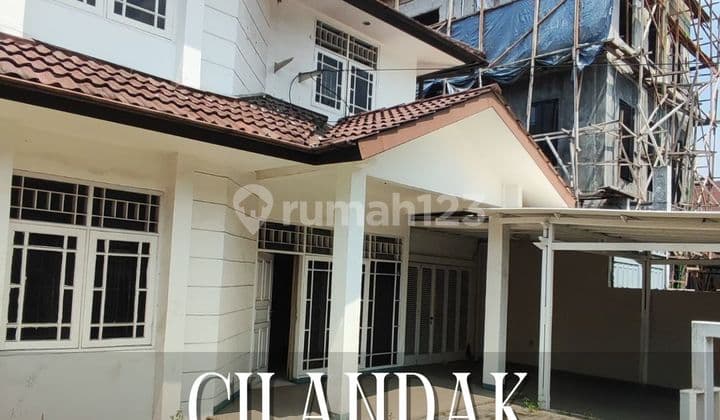 Cilandak House Strategic Location Suitable for Living, Boarding, Office, Etc. Rarely Available.