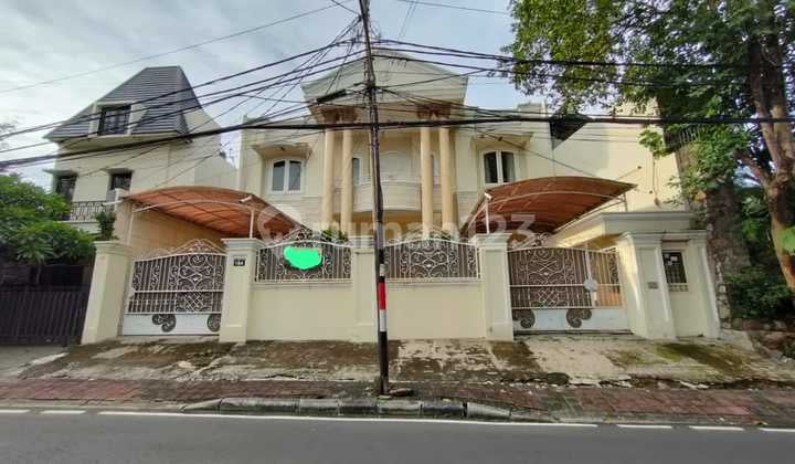 Sewa Rumah 2.5 Lantai Bagus Elegan Bersih Rapi Siap Huni, Menteng Jakarta Pusat Cocok Untuk Ambassador Expatriate Asing Korea China Eropa Amerika Eropa