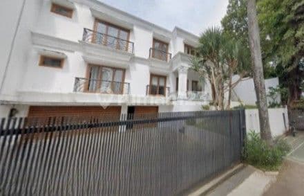 For Rent*
rumah 2 Lt + Basement = 3 Lt *mewah Luxury Nice Design Siap Huni*
puri Bunga Jeruk Purut
jakarta Selatan
*cck U Diplomat Dubes*
luas *800m²/Lb 1000m²
*kt 4+1 = 5 Km 4+1= 5*
*swimming Pool*
*garasi Basement 6 Mobil*