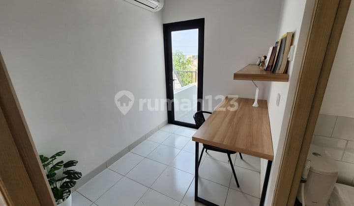 Rumah Baru 3 Lantai SHM Semi Furnish Bintaro Murah banget 1,549M