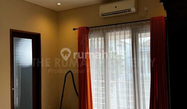 Townhouse Private Pool Dijual di Lebak Bulus Kondisi Rapi