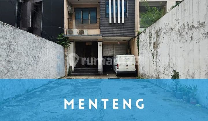 Affordable 3-Storey Building in Menteng, Central Jakarta, Near the Proclamation Monument