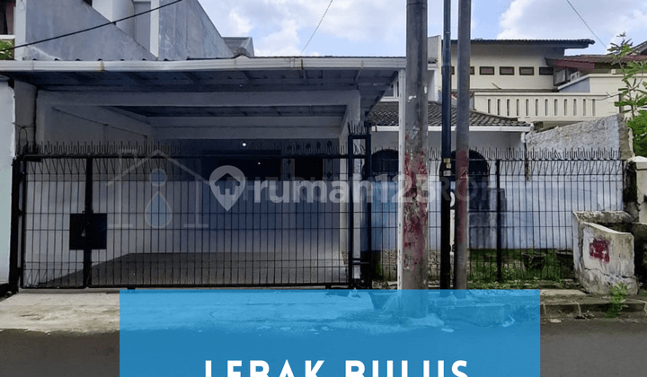 Rumah Lama Kondisi Terawat Dalam Komplek Lebak Bulus Dekat MRT