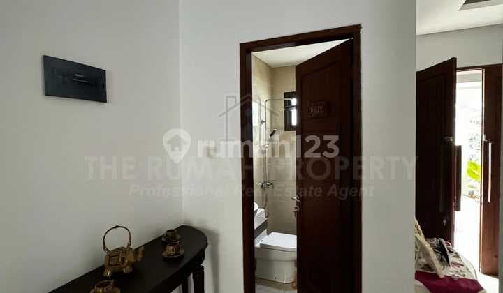 Townhouse Private Pool Dijual di Lebak Bulus Kondisi Rapi