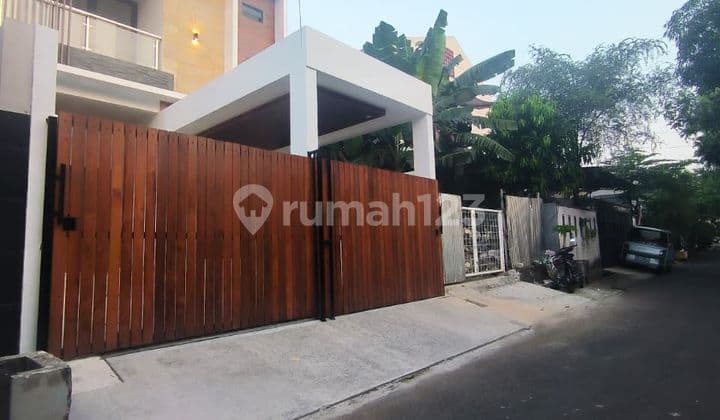 Rumah bagus Dalam Komplek Dijual di Duren Sawit