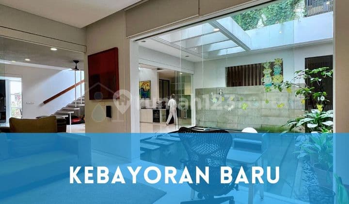 Rumah Cantik, Bagus dengan Kolam Ikan Dalam Komplek Kebayoran Baru