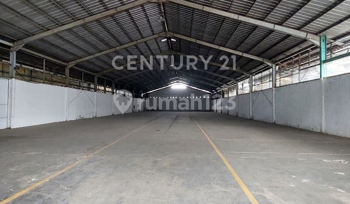 Gudang Rapi di Pegangsaan Dua Jakarta Utara