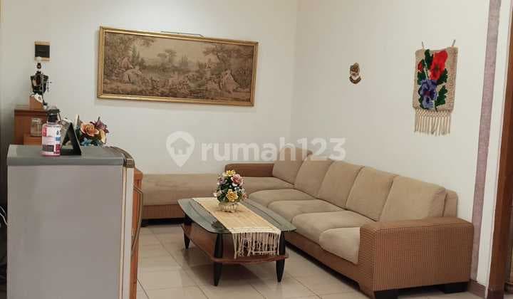 Rumah Cantik di Lokasi Strategis Kelapa Gading