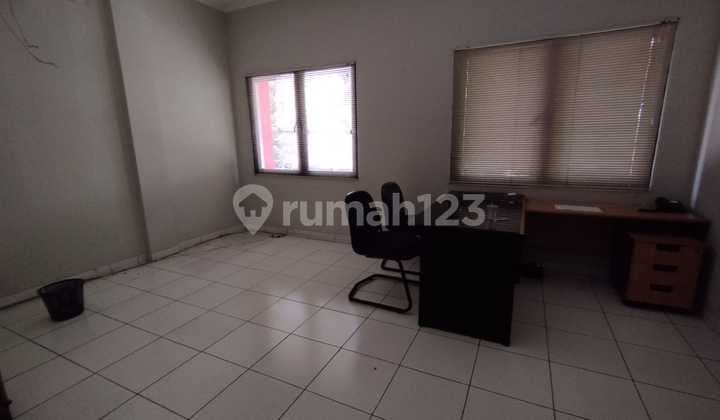 FOR RENT: 3.5-STORY SHOPHOUSE ON GATOT SUBROTO (GATSU), STRATEGIC AND BUSY LOCATION, SUITABLE FOR BUSINESS SPACE