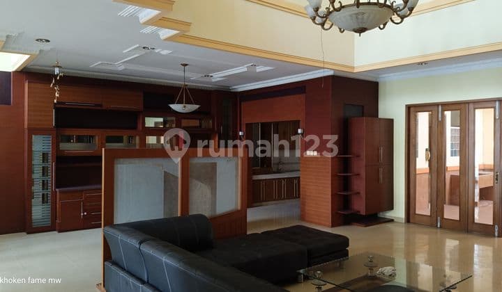 Dijual Rumah 3,5 Lantai Mewah di Daerah Pasteur Lokasi Strategis dan Akses Mudah